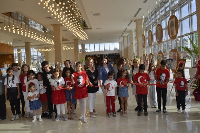 Çocuk ressamların eserleri sanatseverlerle  buluştu