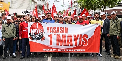 BAŞKAN KARA İŞÇİLERLE BİRLİKTE YÜRÜDÜ