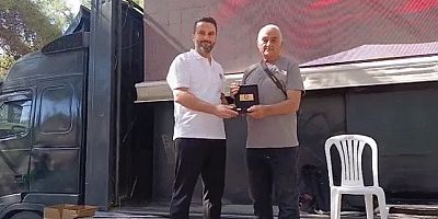 Kalem ehli Gazeteci Mustafa Kutun'a yılın ödülü 