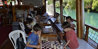 Manavgat Irmağı Üzerinde Satranç Rüzgârı Esti!
