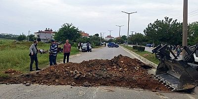 Tapulu arsanın hissedarları yolu kapattı