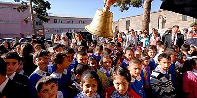 HIRPANİ KILIKLI ÖĞRETMENLERE KİM DUR DİYECEK?